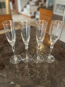 4 Flauti Champagne Lenox RHYTHM 9 1/8" Cristallo Oro Rivestiti - Foto 1 di 6