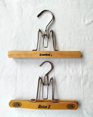 Kleiderbügel 2 Stück Hosen Union 3  Holz Vintage Retro - Bild 1 von 2