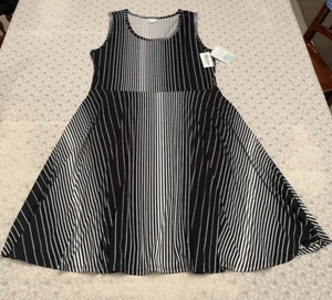 Women's LuLaRoe A Line Dress Pockets Sleeveless Nicki Black & White Stripes NEW - Picture 1 of 10