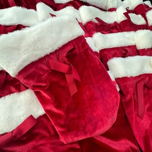 1 Bath & Body Works Yankee Red Santa Claus Gift Bag For 14.5 & 22oz Large Candle - Picture 1 of 11