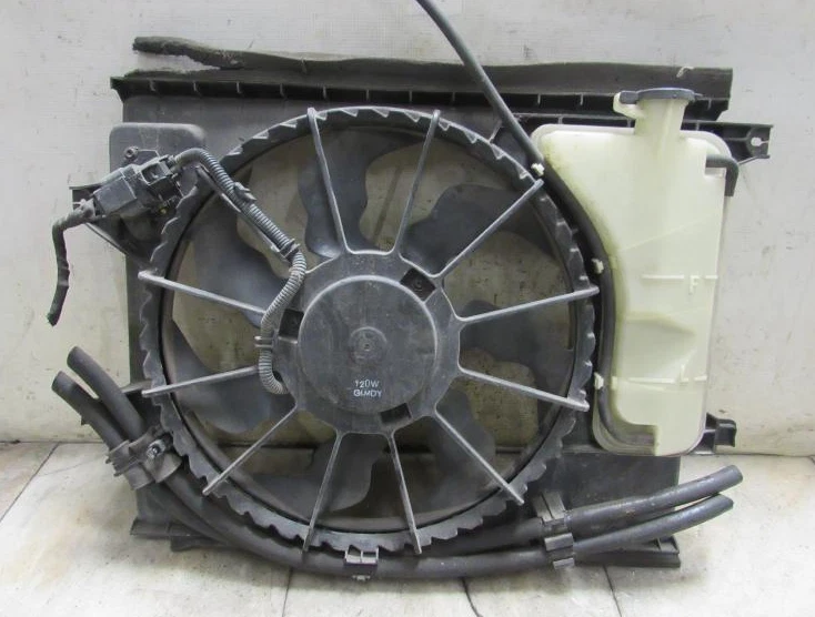 Conjunto de ventilador eléctrico Kia Soul 2012-2013 Foto 1 de 2