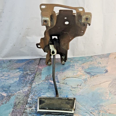 Pontiac GTO Lemans Grand Prix 1969-1972 pedal de freno automático y montaje de soporte Foto 1 de 4