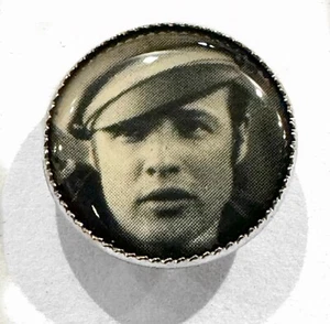 MARLON BRANDO Rebel Movie Star 3/4" Picture Button Sewing Button Pi16 - Picture 1 of 2