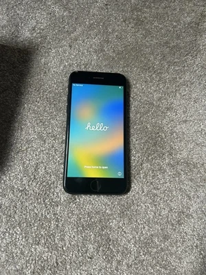 Apple iPhone 7 - 32GB - Black (Unlocked)  - Image 1 of 4