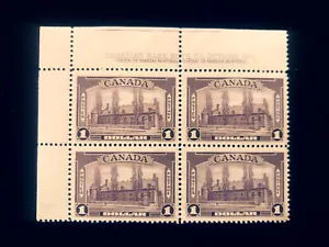 CANADA: BLOCCO TARGA/4 #245 INUTILIZZATO, 2 FRANCOBOLLI NH & 2 LEGGERMENTE INCERNIERATI OG CV $750 - Foto 1 di 2
