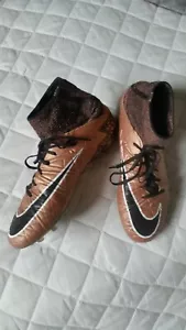 Coller NIKE Sockenfußballschuhe mit Stollen - Bild 1 von 3