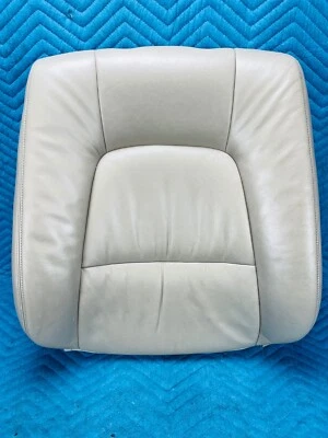 Assento de passageiro dianteiro Lexus LS400 almofada superior marfim: LF03 1997-2000 FABRICANTE DE EQUIPAMENTO ORIGINAL - Imagem 1 de 4