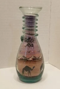 Arte de arena hecho a mano en una botella de 6”, escena de montaña del desierto con camellos. - Imagen 1 de 7