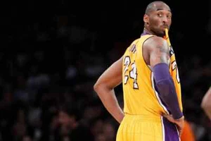 KOBE BRYANT LAKERS #24 - LEGENDARIO JUGADOR DE BALONCESTO - 4x6 Foto Impresa Brillante - Imagen 1 de 1