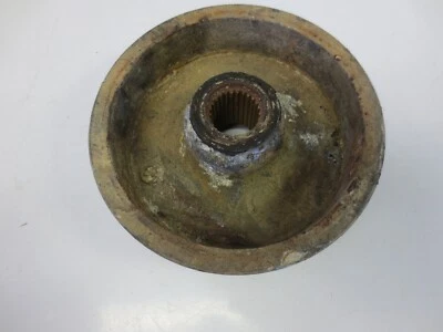 Suzuki Ozark 250 2003 2x2 ATV usado OEM tambor de freno trasero - superficie defectuosa Foto 1 de 2