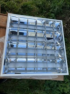 Surface Mounted Fluorescent Fitting - Picture 1 of 4