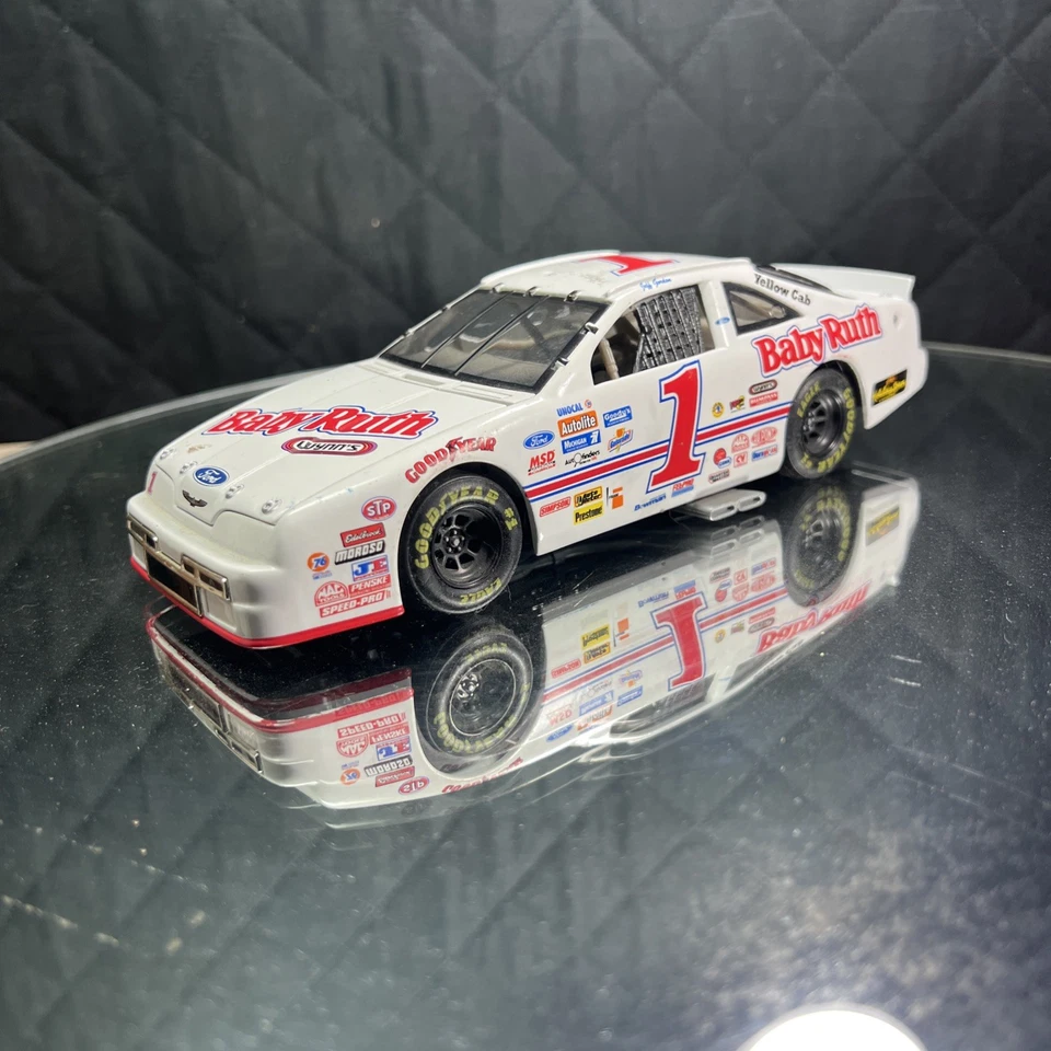 Jeff Gordon #1 Baby Ruth 1992 Ford Thunderbird Limited Edition 1:24 Stock Car - Image 1 of 4