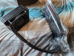 AMD Radeon R9 FURY X LIQUID COOLED GRAPHICS CARD - Picture 1 of 4