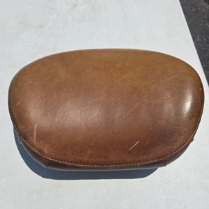 INDIAN MOTORCYCLE  DELUXE STUDDED PASSENGER BACKREST PAD TAN L1 - Picture 1 of 7
