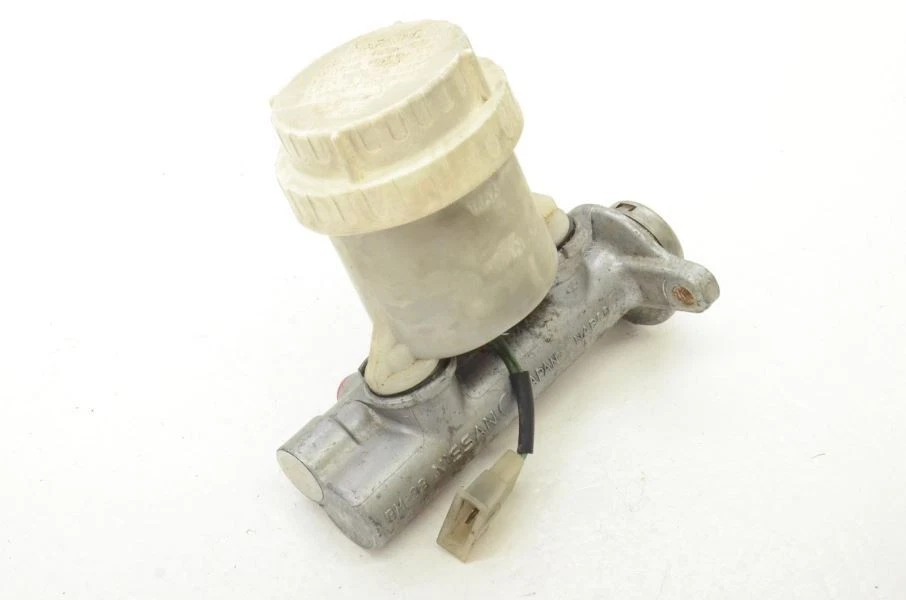 Nissan 240sx S13 1989-1994 cilindro maestro de freno sin ABS Foto 1 de 4
