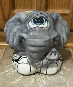 Vintage Whimsical Gray Ceramic Pottery Elephant Planter Indoor Or Outdoor Plants - Picture 1 of 12