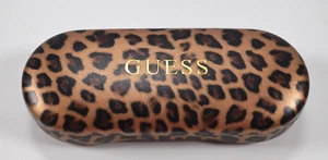 Estuche para gafas GUESS con almeja rígida con estampado de leopardo 6,5" x 2,5" - Imagen 1 de 8