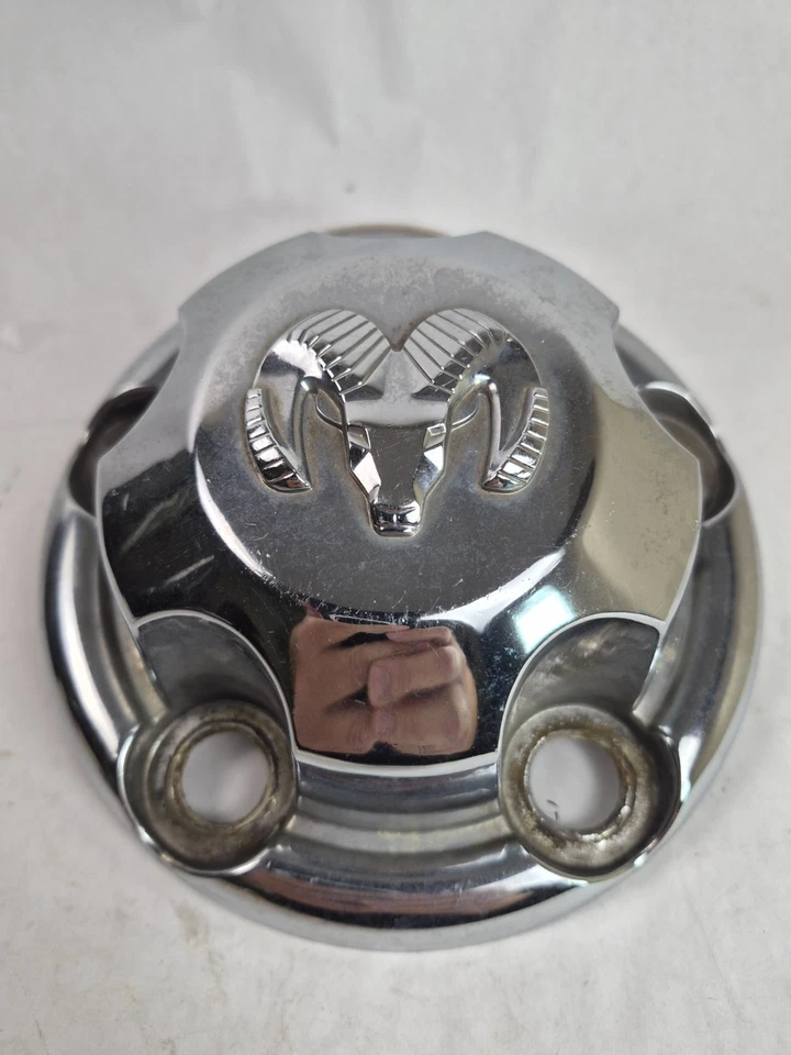 Dodge Ram 1500 1994-2003 tapa central usada desgaste normal cromada Foto 1 de 4