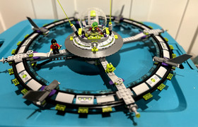 Lego 7065 Alien Conquest Mothership 100% Complete w/ Figs & Manual, sound bric