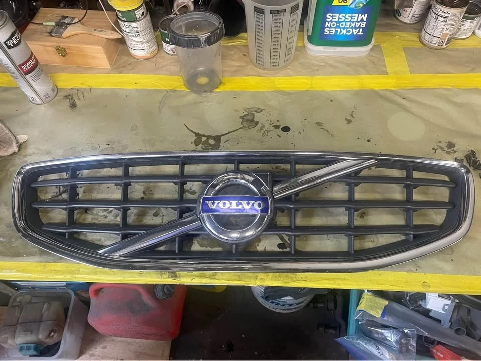 Volvo S60 P3 2011-2013 montaje parrilla delantera Foto 1 de 1