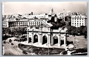 Cartolina foto reale RPPC Spagna Madrid Puerta de Alcala - Foto 1 di 2