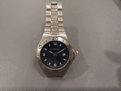 Relógio masculino analógico cromado Azzaro tom prata quartzo tamanho. Bateria nova 6 3/4" - Imagem 1 de 4