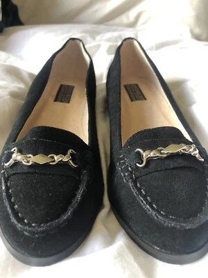 Urban Outfitters Black Pumps w/ Slight Heel Chain Detail Size 4 - Image 1 of 4