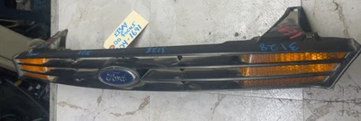 Ford Focus 2000-2004 parrilla delantera con luces inferiores OEM Foto 1 de 4