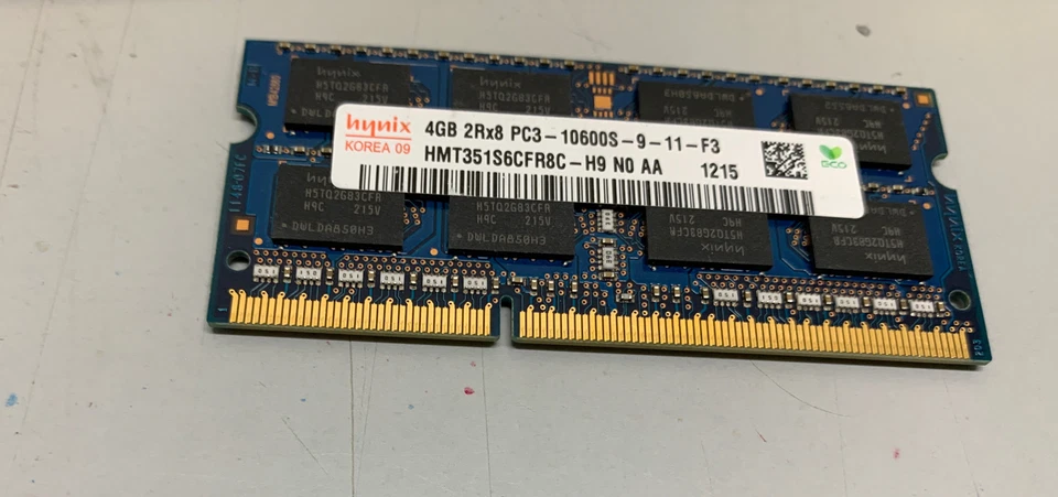 HYNIX 4GB 2RX8 PC3 10600S 9-11-F3 HMT351S6CFR8C-H9 N0 AA - Immagine 1 di 1
