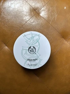 The Body Shop Face Base Compact Case With Mirror In Shade Fresh Nude - Picture 1 of 4