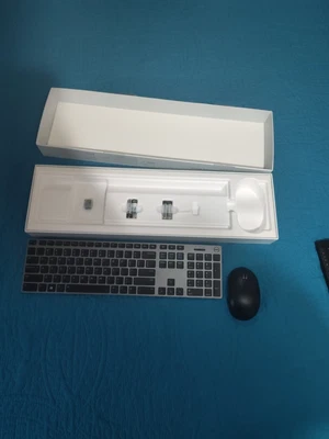 Dell Premier Wireless Keyboard and Mouse - KM717 - Image 1 of 3