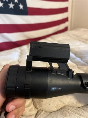 Mira para rifle térmica y visión nocturna multiespectral PARD TD32 70 mm 850 nm LRF Foto 1 de 4