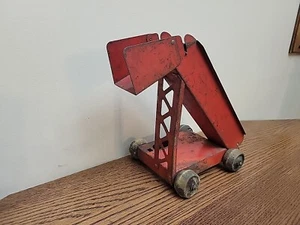 Vintage Rare Portable Scoop-N-Load Sand Loader W/ Wooden Wheels 10" Tall Red! - Picture 1 of 7