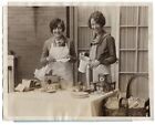 1927 Wives Prepare Food Before Record Flight Curtiss Field Louisiana News Photo