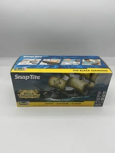 The Black Diamond Pirate Sailing Ship By Revell SnapTite Plastic 1:350 MODEL KIT - Picture 1 of 6