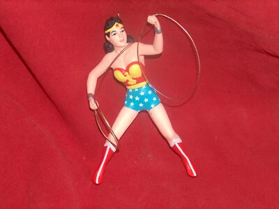 DC Comics Wonder Woman 1996 4,5 Lazo de la Verdad Adorno de Navidad Soporte Libre EX Foto 1 de 2