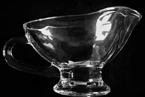 New with Tag, Clear Glass Gravy Boat, Holds 8 oz. - Picture 1 of 4