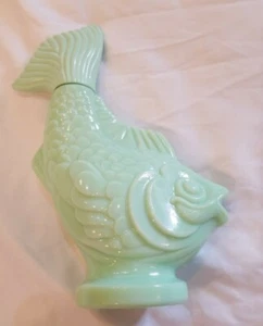 Vaso de leche verde Avon de colección pez koi, baño de burbujas topacio (vacío) - Imagen 1 de 9