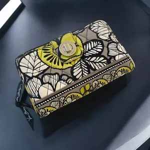 Portafoglio Vera Bradley Floreale Turnlock Cimone Ritirato - Foto 1 di 10