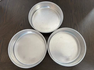 3 Nordic Ware Kuchenformen 9" Rund Antihaft Natürliche Aluminiumschicht Kuchen - Bild 1 von 21