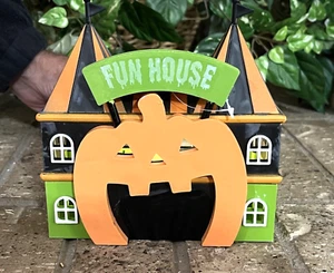 Zielscheibe Bullseye Spielplatz Halloween Spaß Haus beleuchtet gruseliges Dorf Set Stück - Bild 1 von 7