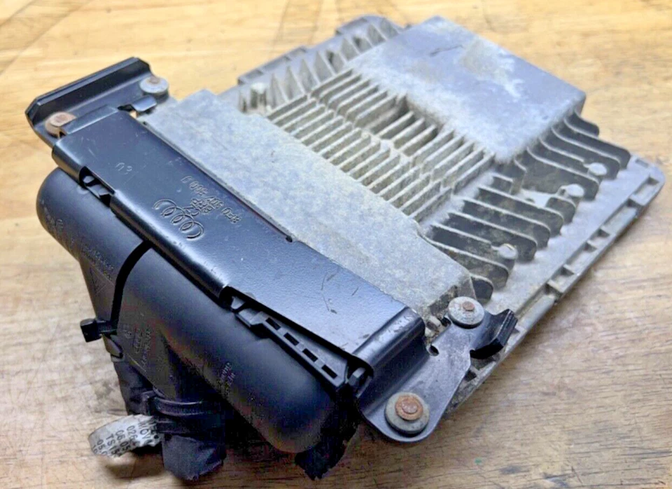 Audi Q7 2012 motor ECM de 3,0 L módulo de control informático ECU Simos 8,33 4L0910551J Foto 1 de 4