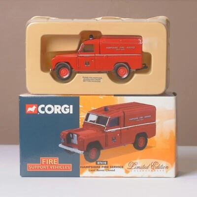 Corgi Fire Support Vehicles 07410 Hampshire Fire Land Rover Closed 1:43 - Image 1 of 4