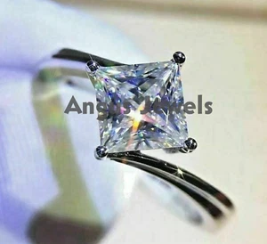 Anillo de compromiso solitario moissanita de oro blanco liso de 14 K corte princesa de 1,76 quilates - Imagen 1 de 5
