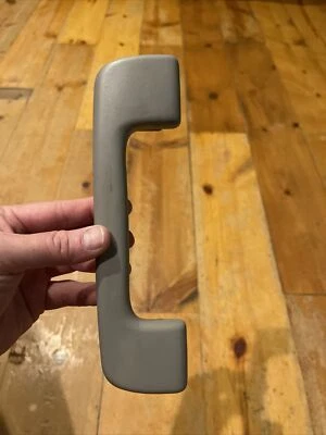 05-09 GMC Envoy Trailblazer Rear Left Side Inner Roof Grab Grip Handle 654129907 - Image 1 of 4