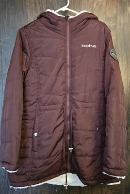 Abrigo de invierno Bebe para mujer Borgoña con piel sintética blanca interior XLarge/2xl Revrsbl Foto 1 de 4