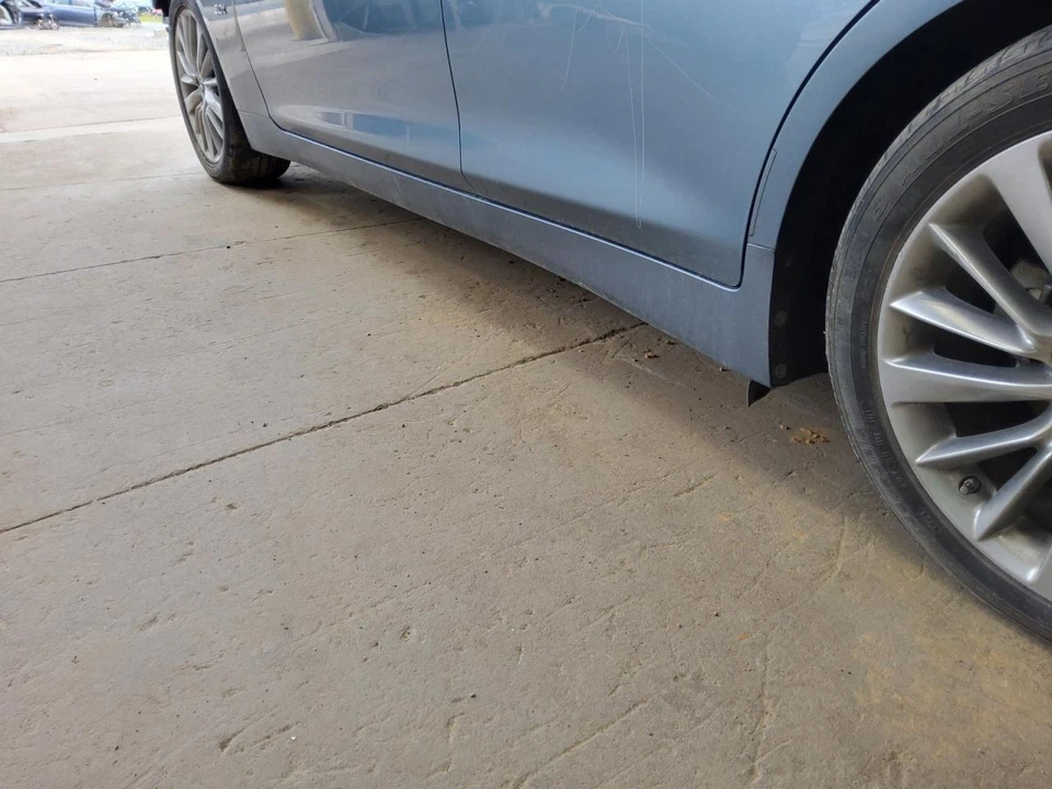 Driver Side Infiniti Q50       2019 Rocker Panel Moulding 477966 Foto 1 de 1