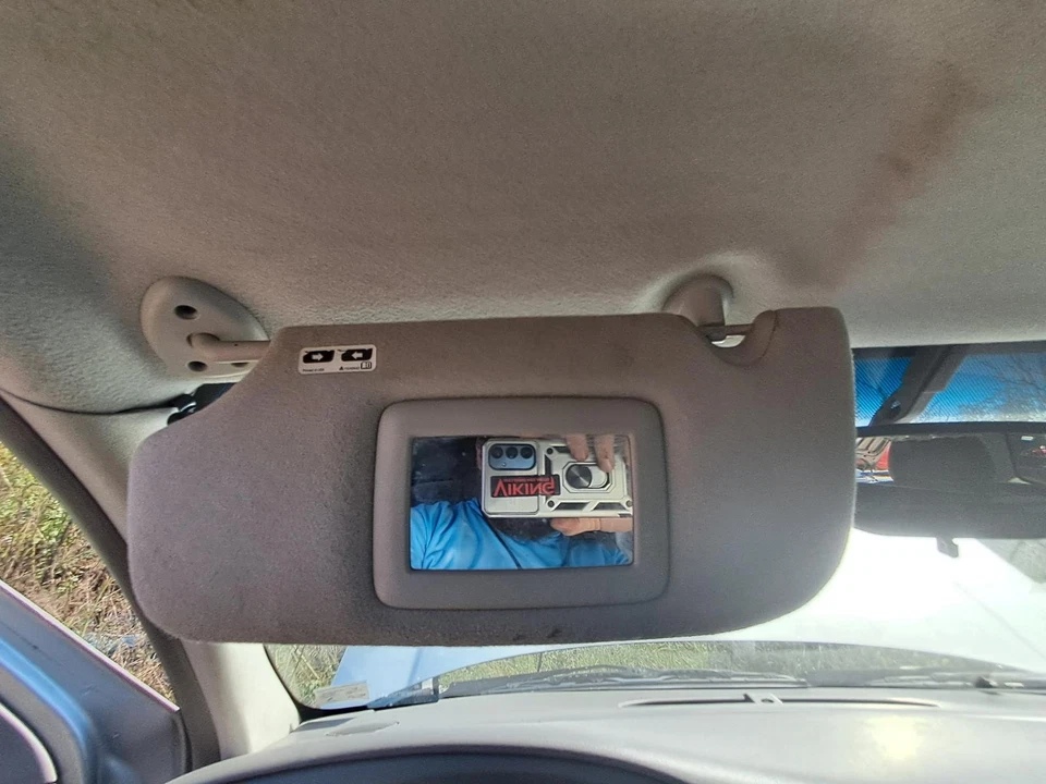 Used Left Sun Visor fits: 2006 Chevrolet Trailblazer w/o illumination Left Grade — 第 1/4 张图片