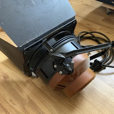 Quartz Colour 2000w Blonde Barn Doors, FilterCamera video light spares or repair - Image 1 of 4