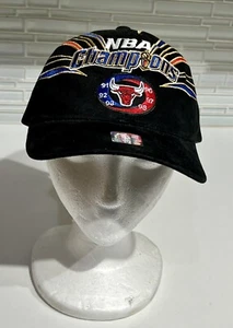 Neu mit Etikett Vintage 90er 1998 Chicago Bulls NBA Champions Starter Umkleideraum Kappe Mütze - Bild 1 von 10